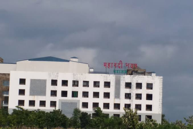 Mahanadi Bhawan Staff Bus Fire: कर्मचारियों से भरी बस में लगी आग, खटारा बसें हटाने की मांग पर धरना