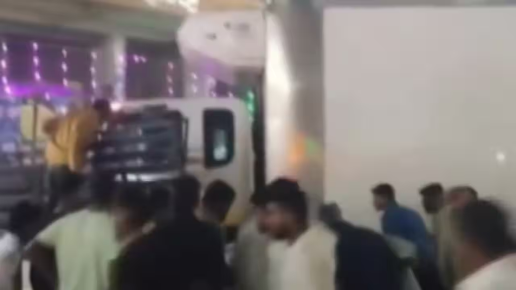Bilaspur Chakubazi News: गणेश विसर्जन में विवाद के बाद चाकूबाजी, 3 युवक गंभीर घायल; आरोपी की तलाश
