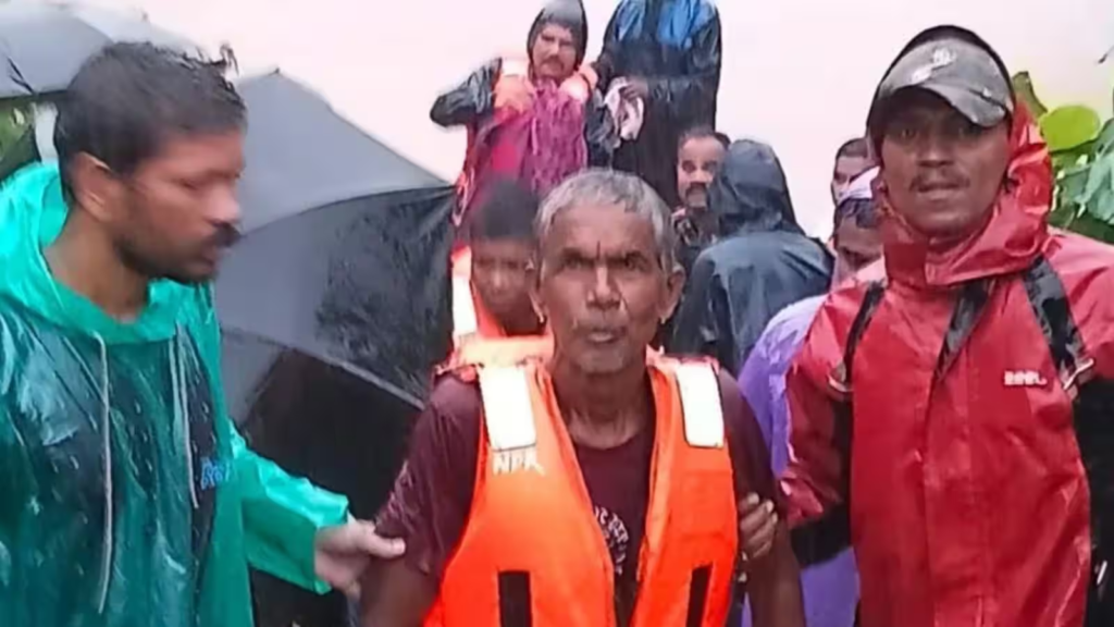 Chhattisgarh Flood News: भारी बारिश से बिगड़े हालात, 43 राहत शिविरों में 5 हजार लोग; रेस्क्यू जारी