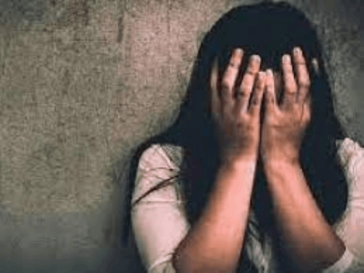 Raipur Minor Student Death: आठवीं की छात्रा की मौत पर विवाद, स्कूल ने प्रताड़ना के आरोप नकारे