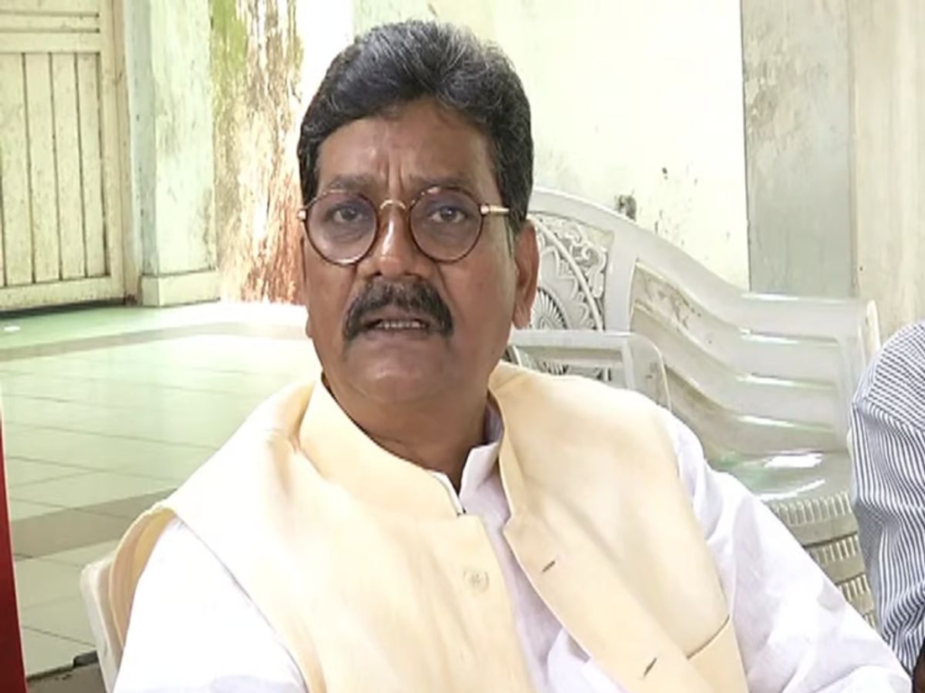 Charandas Mahant on Congress Infighting: 'अलग-अलग बंटे हुए थे इसलिए चुनाव हारी कांग्रेस' महंत का बड़ा खुलासा