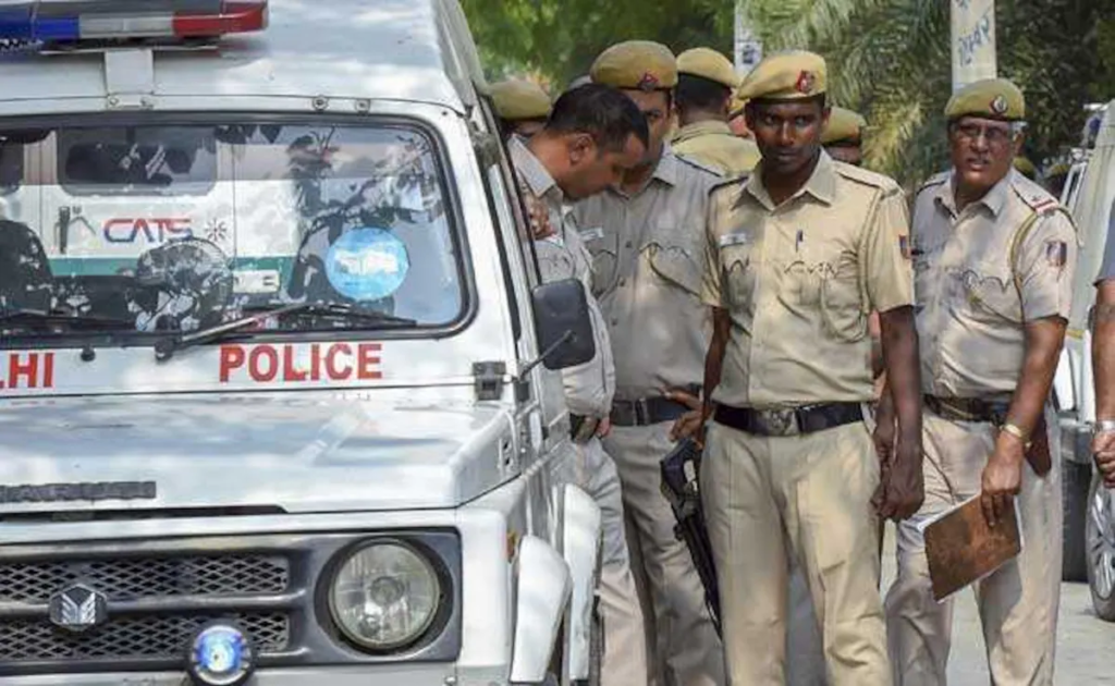 Shoaib Dhebhar Arrest Reward: शोएब ढेबर की गिरफ्तारी पर 10 हजार का इनाम, नेता से 25 करोड़ की रंगदारी का आरोप