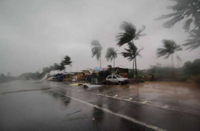 Chhattisgarh Rain Alert: ठंड के बीच फिर बदलेगा मौसम, रायपुर समेत कई इलाकों में भारी बारिश के आसार