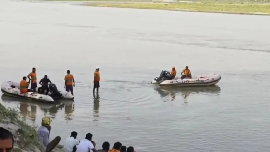 Surajpur River Accident: एक साथ 4 लोगों की मौत, नदी में डूबने से दो परिवारों में उठीं चार अर्थियां