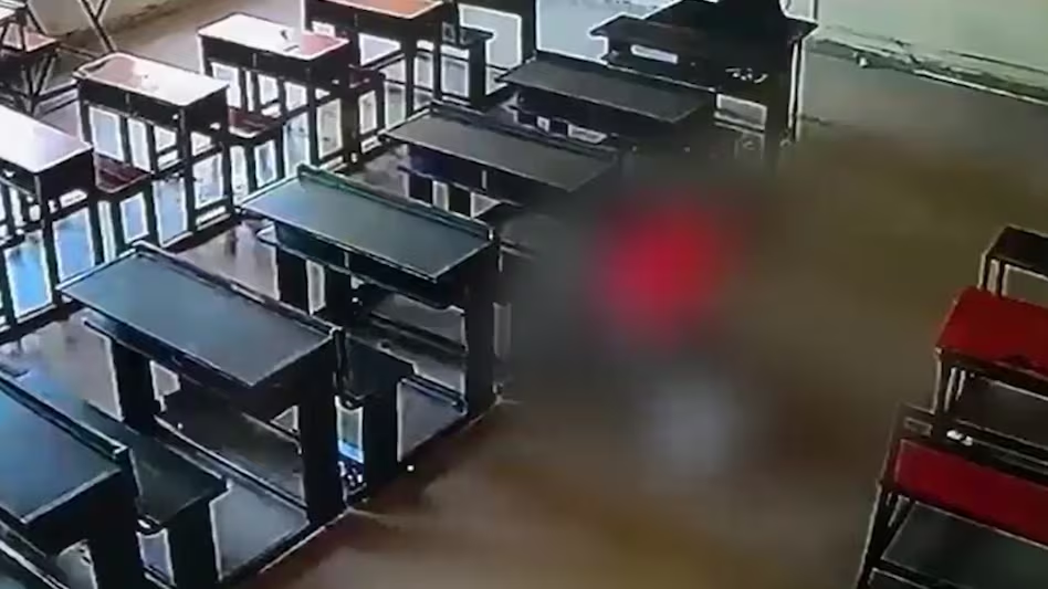 Panchkula School Incident: जिस उम्र में बच्चे खेलते हैं, वहां ऐसी क्रूरता! आखिर क्यूं 6 साल की मासूम को आधे घंटे तक पीटा, ईंटों से किया हमला